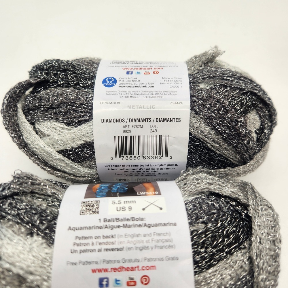 Red Heart Boutique Sashay Metallic Yarn Diamonds Lot 249 2 Balls Silver Grey NEW - Picture 6 of 9